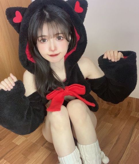 解开女警乳罩慢慢揉捏_1080高清完整版